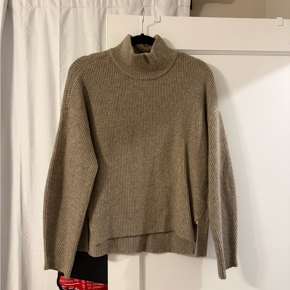 A&F Turtleneck Ribbed Cozy Sweater in Taupe